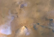 美國宇航局科學(xué)家認為塵埃塔從火星表面到太空的水都被提升