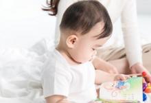 寶寶說(shuō)話(huà)結(jié)巴應(yīng)該怎么正確的改掉