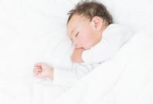 嬰兒怎么側(cè)躺著流眼淚什么原因呢