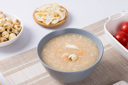 拿著胡蘿卜的小兔子簡(jiǎn)筆畫(huà)2