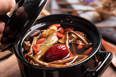 萬(wàn)圣節(jié)卡通骷髏簡(jiǎn)筆畫(huà)的畫(huà)法3