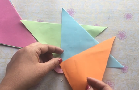 勞動(dòng)節(jié)假日玩具風(fēng)車制作方法3
