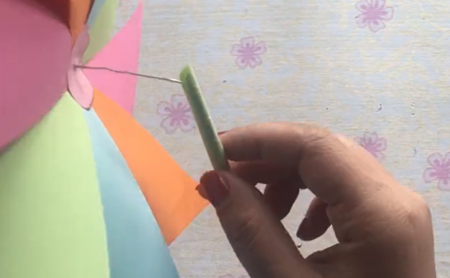 勞動(dòng)節(jié)假日玩具風(fēng)車制作方法8