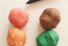手工制作的彩色粘土仙人掌臺階